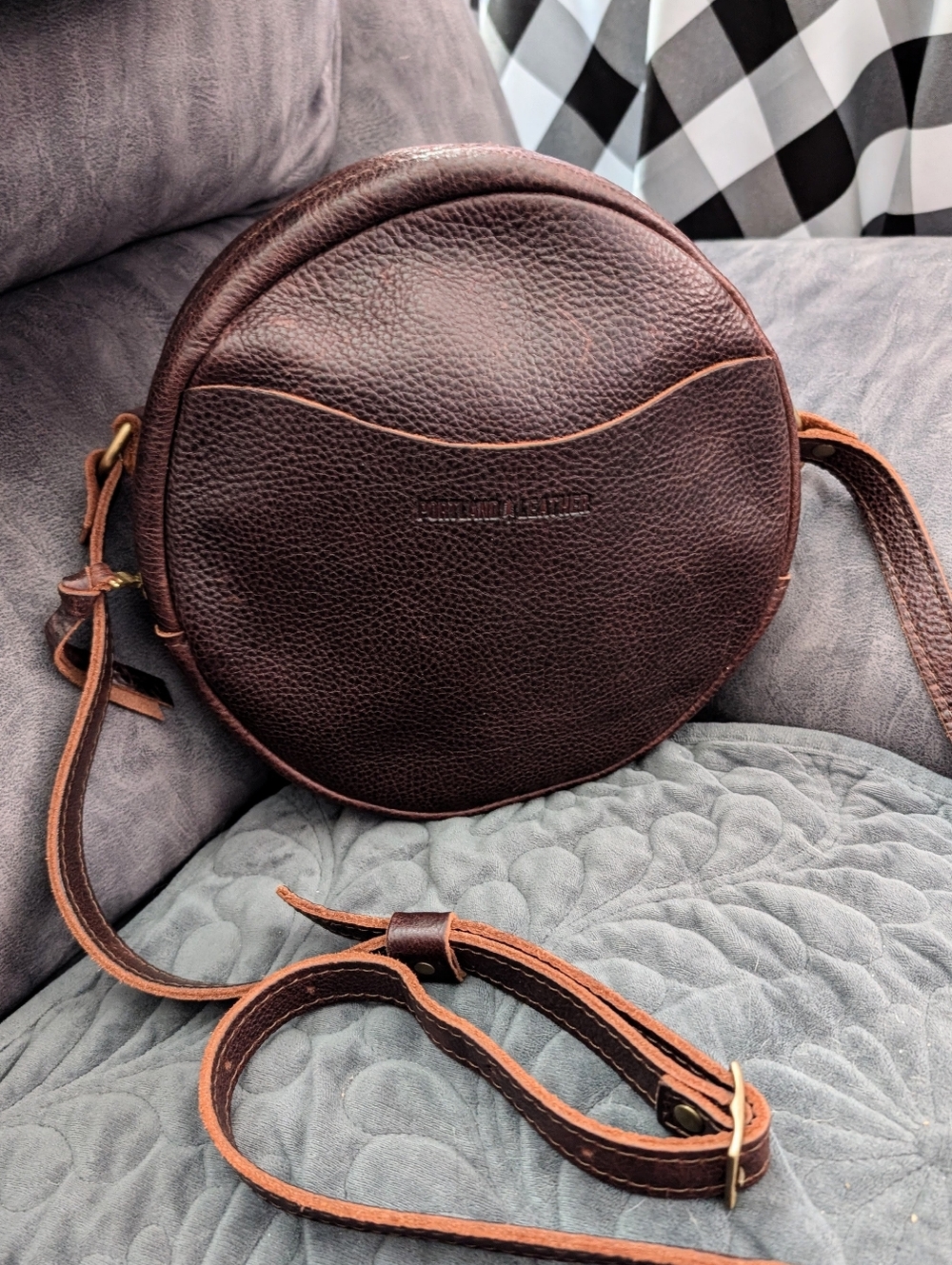 OG Portland Leather Large Circle Crossbody In Coldbrew